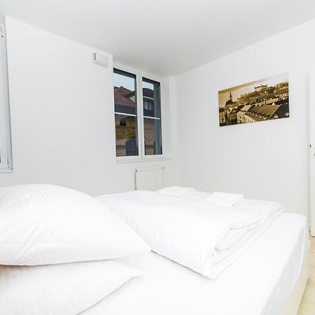 ברטיסלאבה City Castle Apartments Free Parking מראה חיצוני תמונה