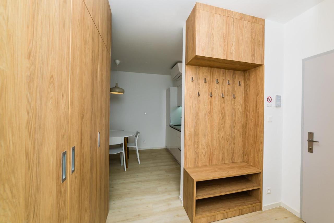 ברטיסלאבה City Castle Apartments Free Parking מראה חיצוני תמונה