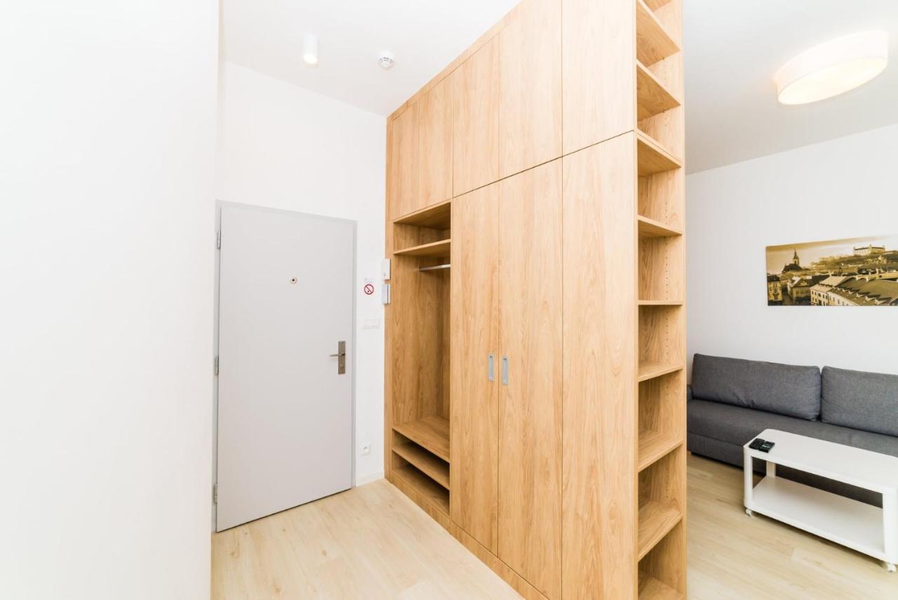 ברטיסלאבה City Castle Apartments Free Parking מראה חיצוני תמונה