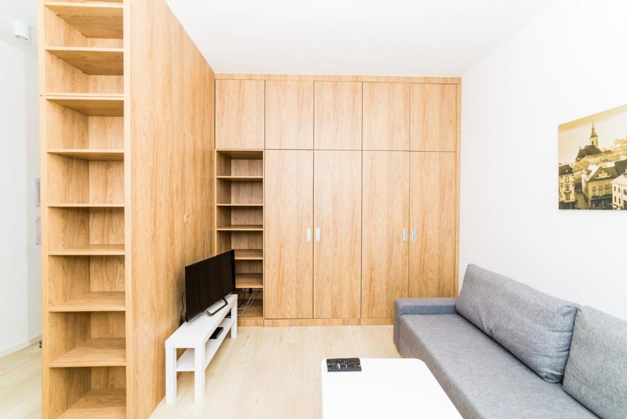 ברטיסלאבה City Castle Apartments Free Parking מראה חיצוני תמונה
