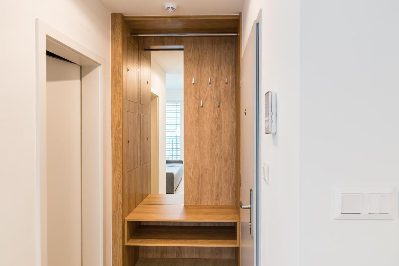 ברטיסלאבה City Castle Apartments Free Parking מראה חיצוני תמונה