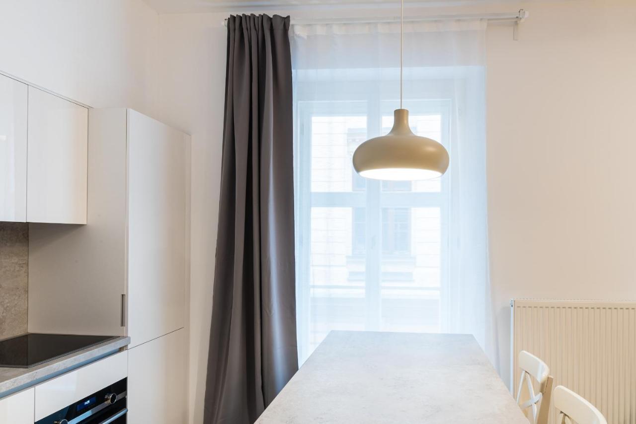 ברטיסלאבה City Castle Apartments Free Parking מראה חיצוני תמונה