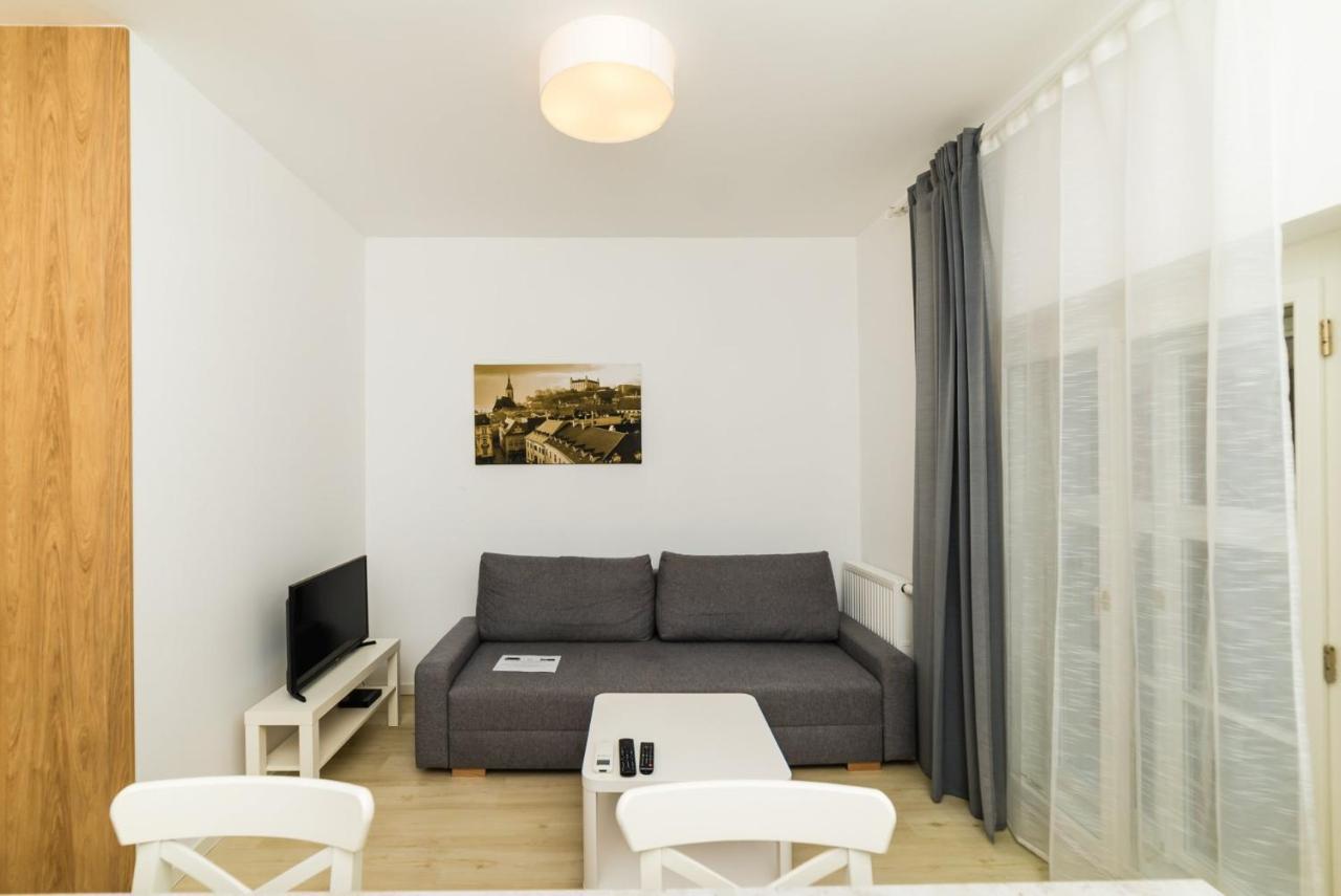 ברטיסלאבה City Castle Apartments Free Parking מראה חיצוני תמונה