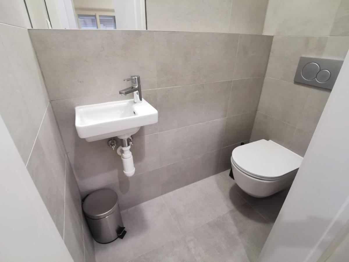 ברטיסלאבה City Castle Apartments Free Parking מראה חיצוני תמונה