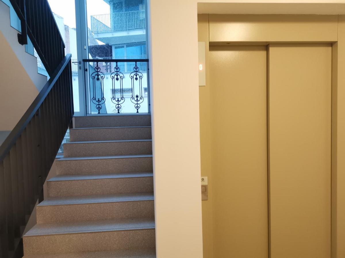 ברטיסלאבה City Castle Apartments Free Parking מראה חיצוני תמונה